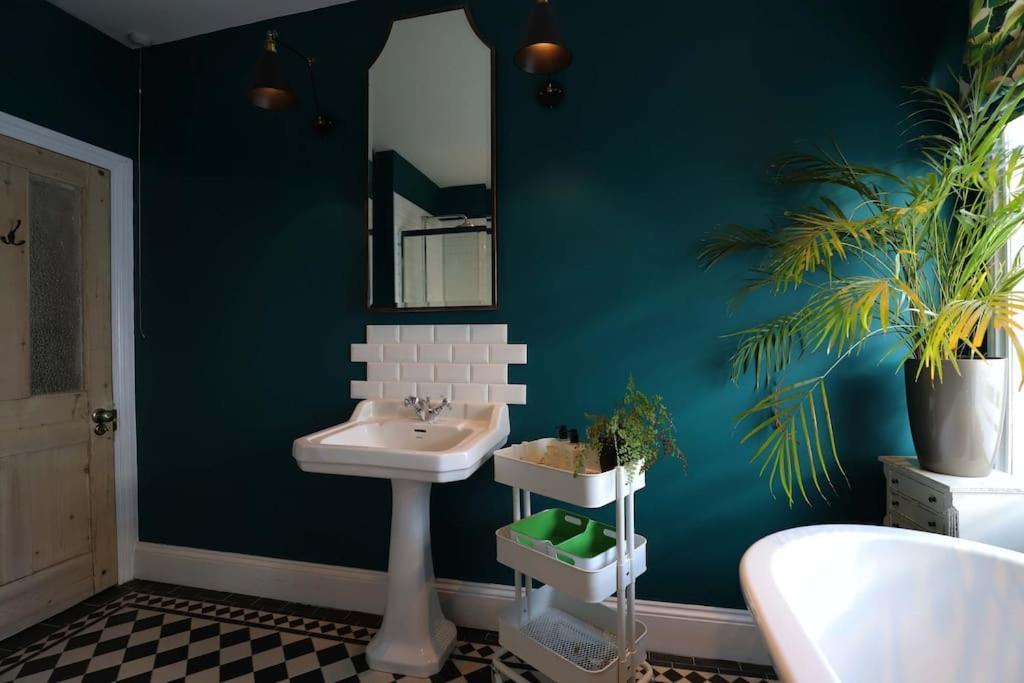 Stylish Townhouse 15 Mins To Laines & Seafront Villa Brighton Exterior photo